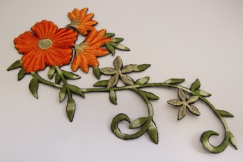 0304/15/228/61+54 - Emblem, Blume, orange/ grün/ gold/