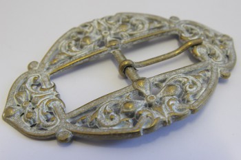 2201/07/100/20/338 - Schnalle mit Dorn, Metall, Gr. ca. 20 mm ( Durchlass), messing/ weiß